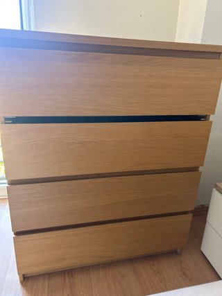 Cómoda de madera para dormitorio