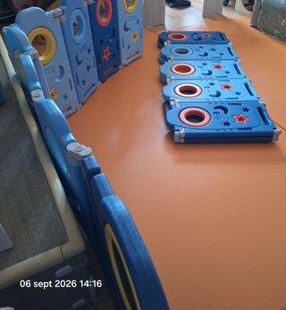 Parque infantil/corralito plegable y adaptable.