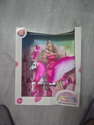 Muñeca Princesa con Unicornio y Accesorios