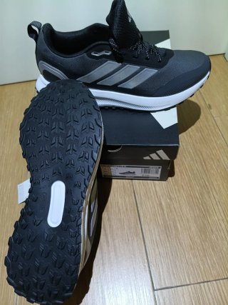 Zapatillas Adidas Negras y Plateadas