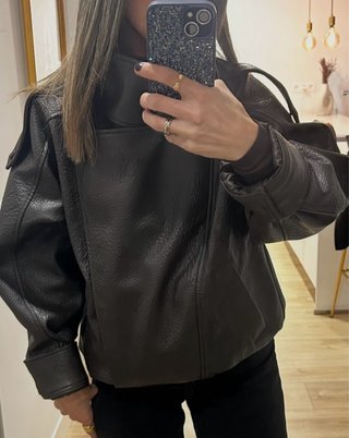 Chaqueta Zara efecto piel