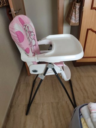 Silla de comer para bebé con diseño de ositos.