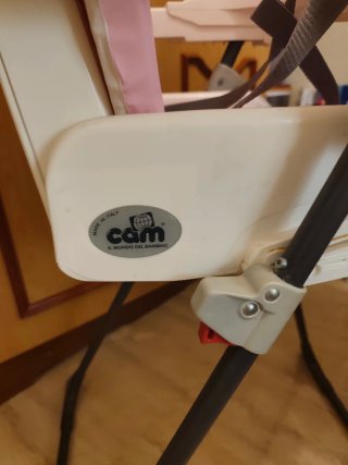 Silla de comer para bebé con diseño de ositos.