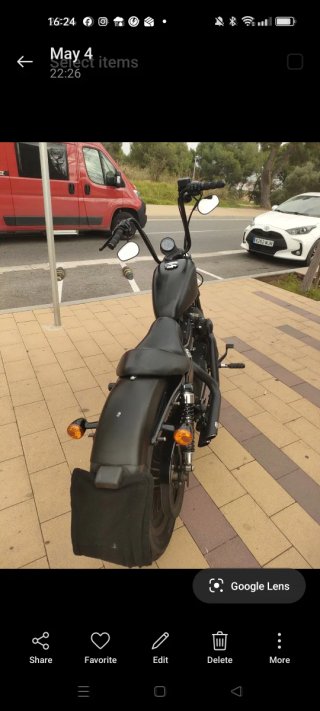 Harley Sportster 883 Negra