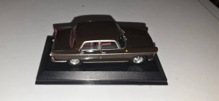Colección coches escala 1 43 Peugeot 404