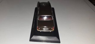 Colección coches escala 1 43 Peugeot 404