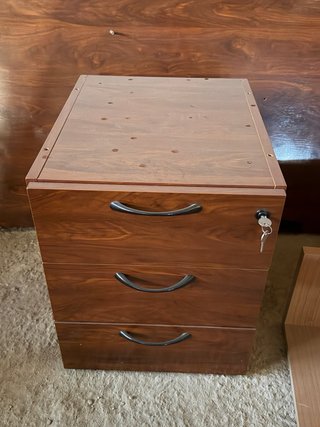 Cajonera de oficina de madera