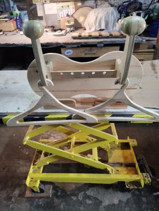 Para colgar los cascos de la moto chaqueta