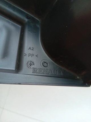 Tapa motor fusibles Renault Clio 2001