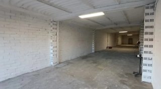 Alquiler local amplio/ con vado 150m²