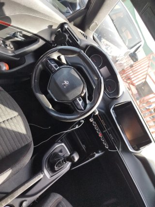 Peugeot 2008 2021