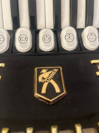 Acordeón hohner Vintage Negro y Dorado