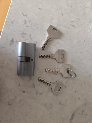 Cerradura puerta blindada + 4 llaves