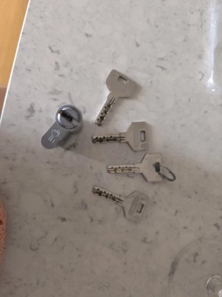 Cerradura puerta blindada + 4 llaves