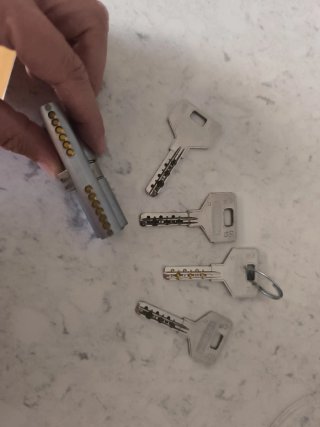 Cerradura puerta blindada + 4 llaves