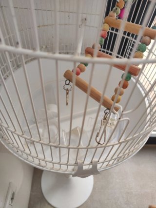 Jaula grande para pájaros con pie