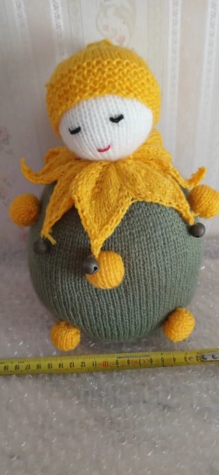 Muñeco de lana hecho a mano
