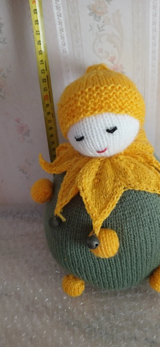 Muñeco de lana hecho a mano