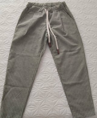 Pantalón de rayas verde