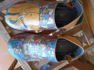 Zuecos Dogo hippies mandalas y elefantes n° 36