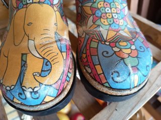 Zuecos Dogo hippies mandalas y elefantes n° 36