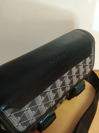 Bolso bandolera Lacoste estampado