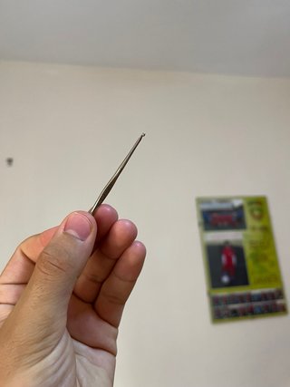 Gorro de mechas y púas