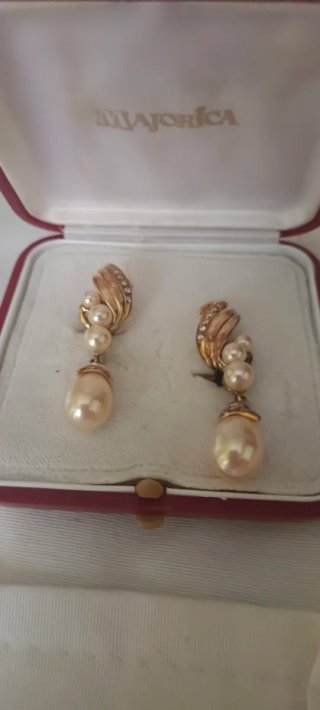 Gargantilla y pendientes chapados en oro