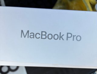 MacBook Pro 16”  M5 24gb  1TB