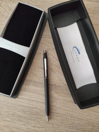 Bolígrafo Cross Negro, nuevo  en estuche