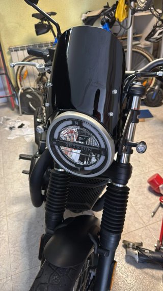 Brixton Cromwell 1200 Negra