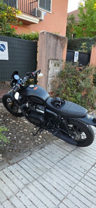 Brixton Cromwell 1200 Negra