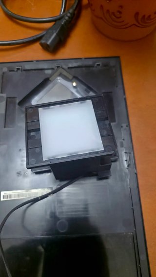 HP OMEN 30L Luce LED RGB frontale
