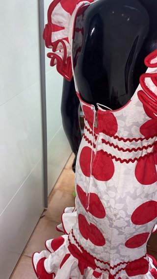 Traje de flamenca blanco y rojo