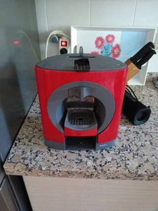 Cafetera de cápsulas Krups roja