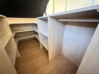 Cama alta con almacenaje y cajones como escalera