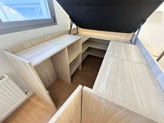 Cama alta con almacenaje y cajones como escalera