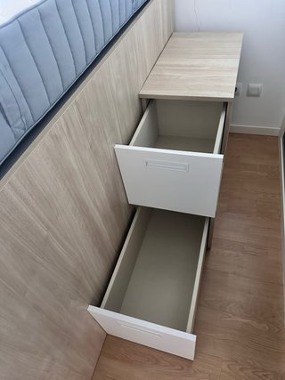 Cama alta con almacenaje y cajones como escalera