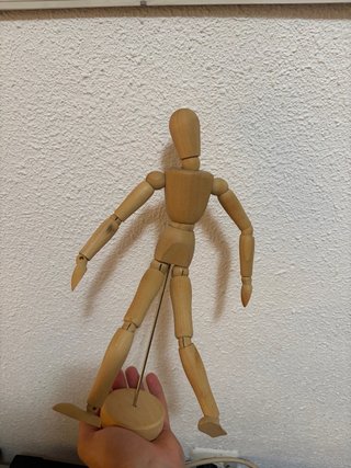 Maniquí de madera para dibujo