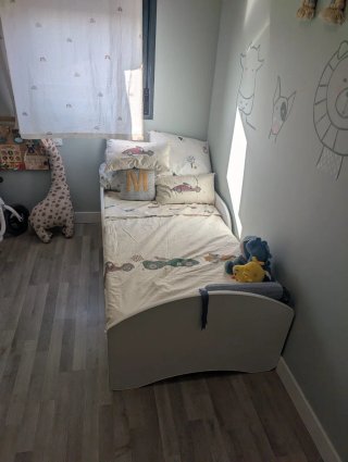 Cama infantil 160 cm Ikea (incluye colchón)