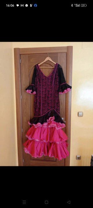 Traje Flamenca Talla 44 Negro y Rosa