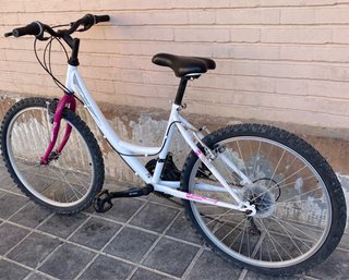 Bicicleta BH Blanca y Rosa