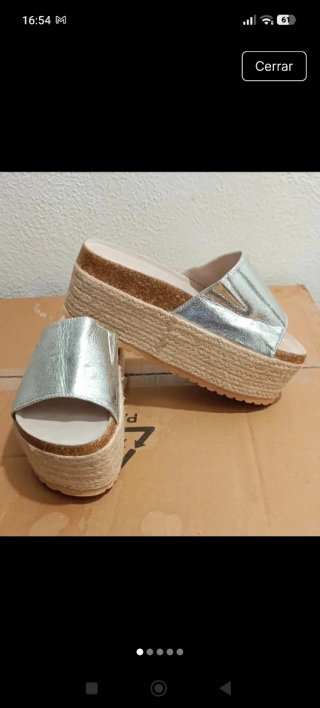 Sandalias plateadas con plataforma