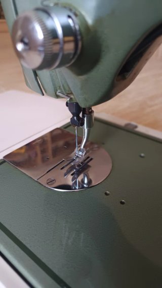 Máquina de coser Refrey Transforma 427
