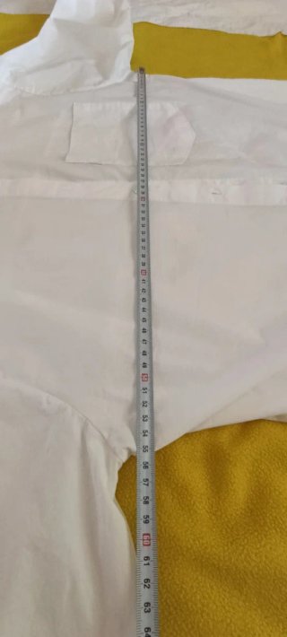 Camisa blanca de manga larga