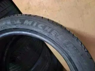 255 40 R19 100Y Michelin - 1 neumático +75%