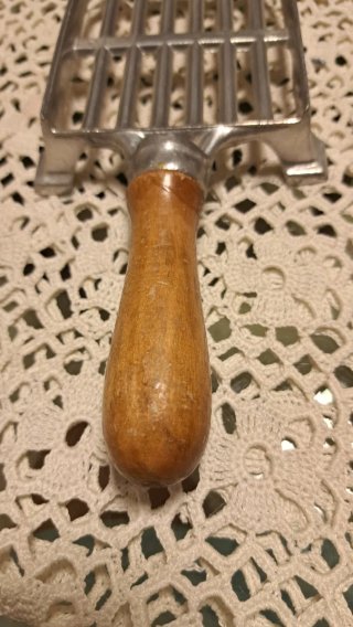 Reposaplanchas antiguo aluminio madera