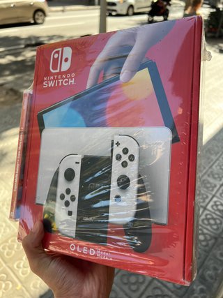Nintendo Switch OLED + Super Mario Galaxy 2