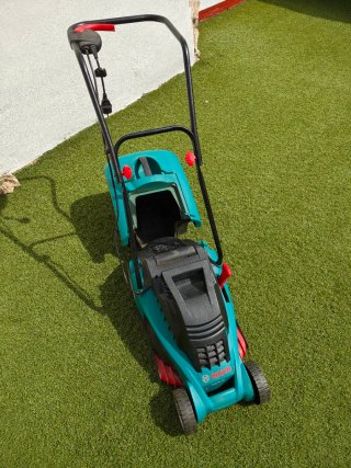 Cortacésped Bosch Rotak 34cm 1300W