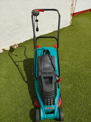 Cortacésped Bosch Rotak 34cm 1300W